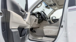 
										2026 Toyota Land Cruiser GXR 3.5L AT Hybrid (White-Beige) full									
