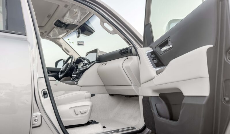 
								2026 Toyota Land Cruiser GXR 3.5L AT Hybrid (Bronze-Beige) full									