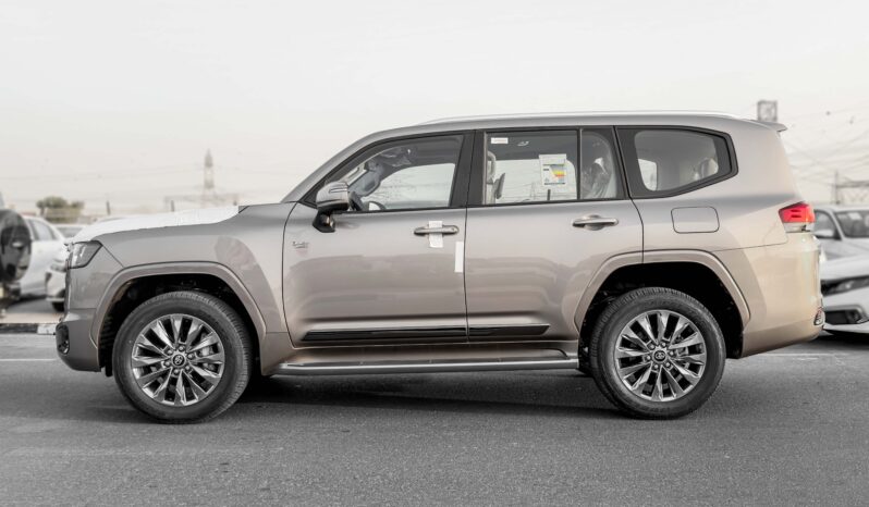 
								2026 Toyota Land Cruiser GXR 3.5L AT Hybrid (Bronze-Beige) full									