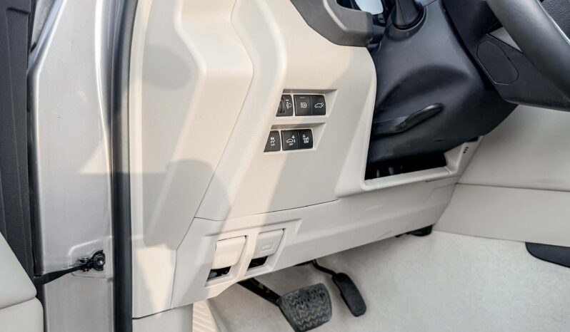 
								2026 Toyota Land Cruiser GXR 3.5L AT Hybrid (Bronze-Beige) full									