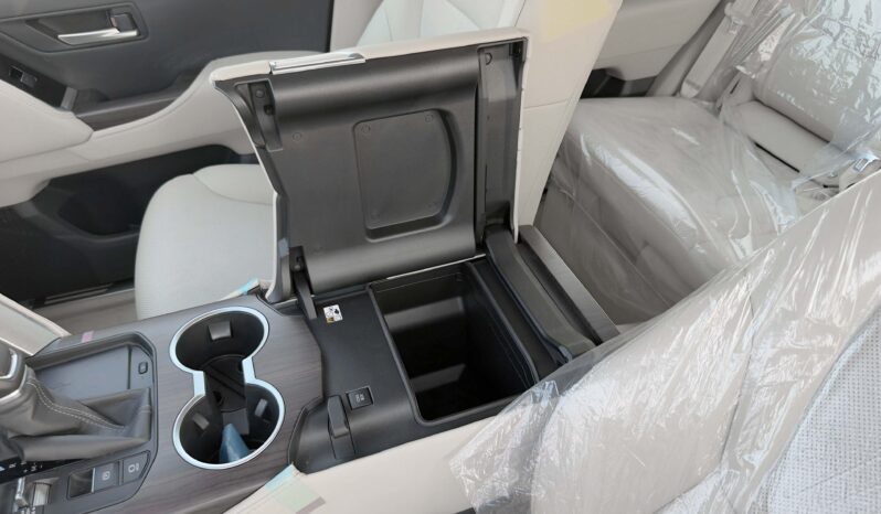 
								2026 Toyota Land Cruiser GXR 3.5L AT Hybrid (Bronze-Beige) full									