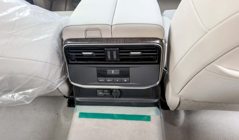 
								2026 Toyota Land Cruiser GXR 3.5L AT Hybrid (Bronze-Beige) full									