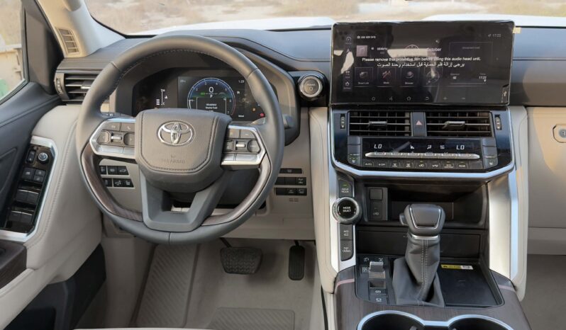 
								2026 Toyota Land Cruiser GXR 3.5L AT Hybrid (Bronze-Beige) full									