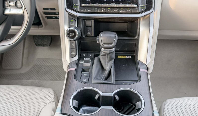 
								2026 Toyota Land Cruiser GXR 3.5L AT Hybrid (Bronze-Beige) full									