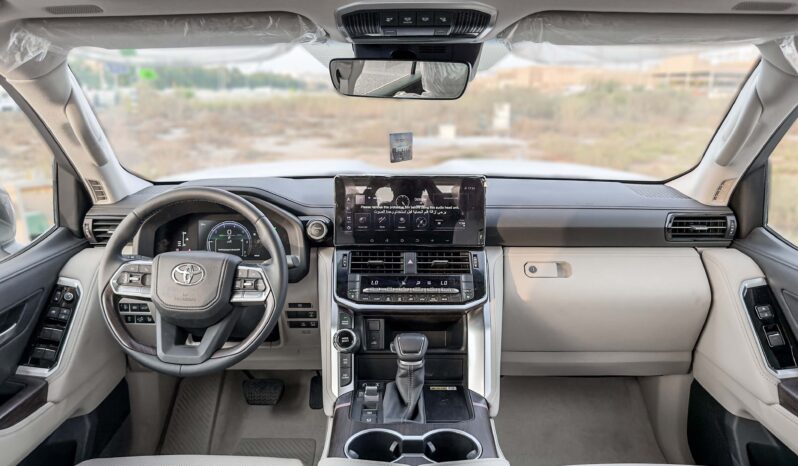
								2026 Toyota Land Cruiser GXR 3.5L AT Hybrid (Bronze-Beige) full									