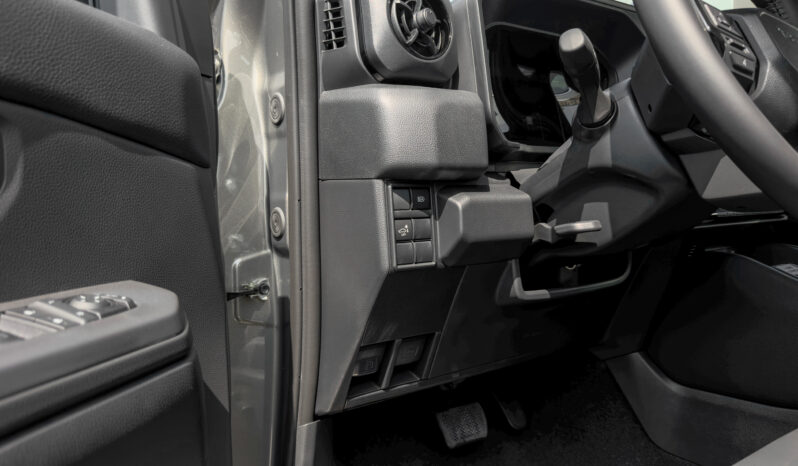 
								2027 Toyota Land Cruiser FJ 2.7L AT Petrol (Green-Black) full									