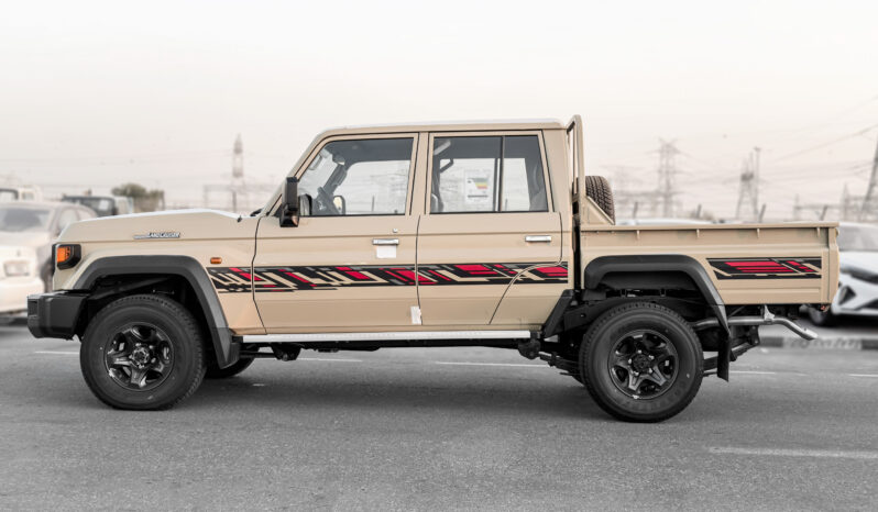 
								2026 Toyota Land Cruiser LC79 DC 2.8L MT Diesel Mid Option full									
