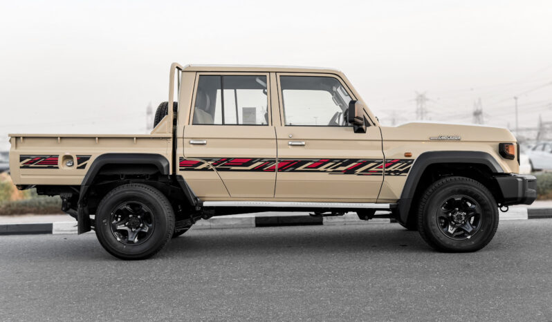 
								2026 Toyota Land Cruiser LC79 DC 2.8L MT Diesel Mid Option full									