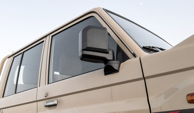 
								2026 Toyota Land Cruiser LC79 DC 2.8L MT Diesel Mid Option full									