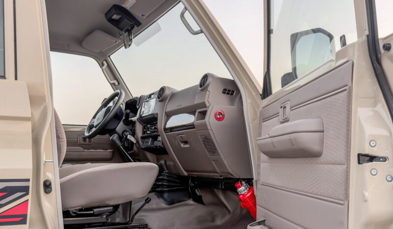 
								2026 Toyota Land Cruiser LC79 DC 2.8L MT Diesel Mid Option full									