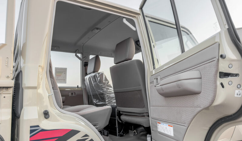 
								2026 Toyota Land Cruiser LC79 DC 2.8L MT Diesel Mid Option full									