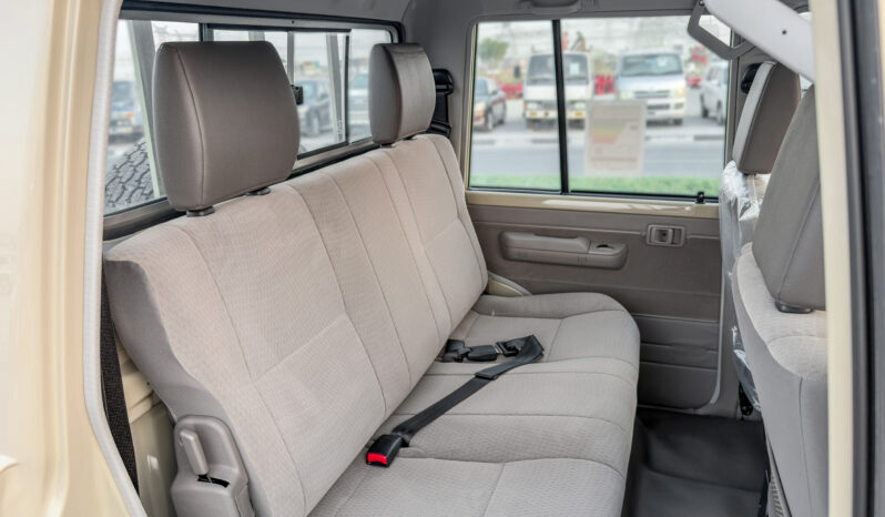 
								2026 Toyota Land Cruiser LC79 DC 2.8L MT Diesel Mid Option full									