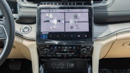 
2025 Jeep Grand Cherokee 3.6L AT Petrol full									