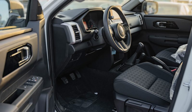 
								2025 Mitsubishi L200 GL 2.4L Mt Petrol w/ Screen full									