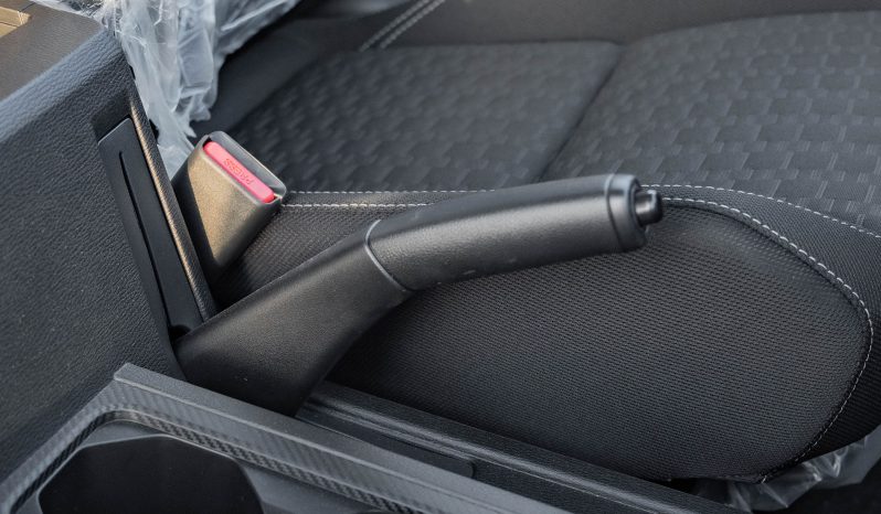 
2025 Mitsubishi L200 GL 2.4L MT Diesel w/ Screen full									