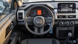 
										2025 Mitsubishi L200 GL 2.4L Mt Petrol w/ Screen full									