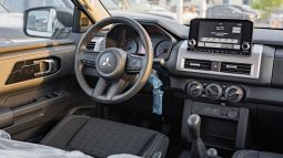 
										2025 Mitsubishi L200 GL 2.4L Mt Petrol w/ Screen full									