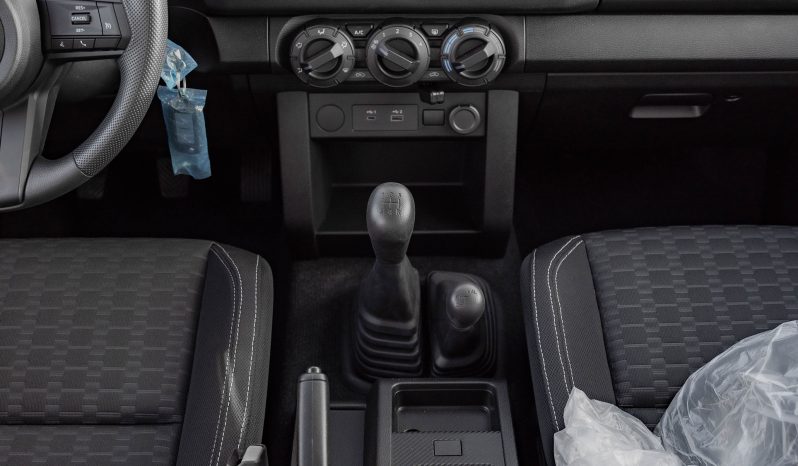 
2025 Mitsubishi L200 GL 2.4L MT Diesel w/ Screen full									