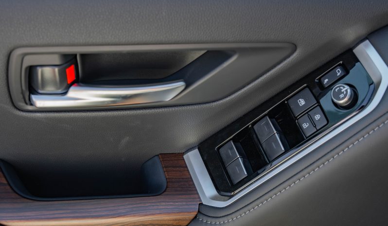 
2026 Toyota Land Cruiser 300 GXR 3.3L Twin Turbo Diesel AT full									