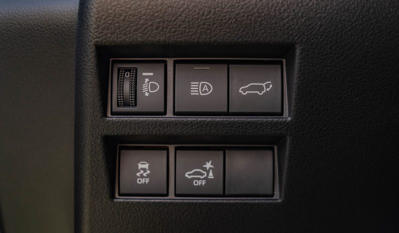 
2026 Toyota Land Cruiser 300 GXR 3.3L Twin Turbo Diesel AT full									