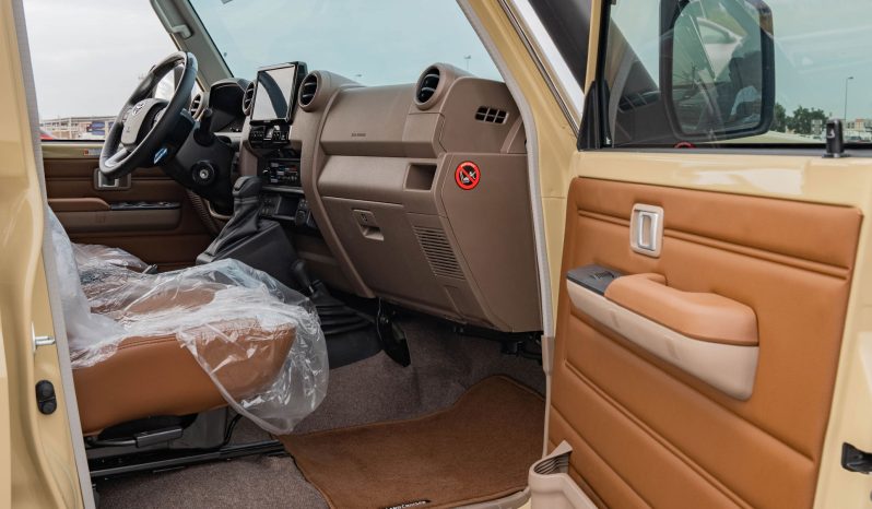 
2026 Toyota Land Cruiser LC 76 2.8L AT Diesel (Beige-Brown) full									