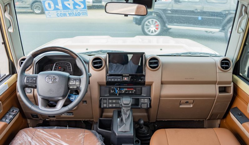 
2026 Toyota Land Cruiser LC 76 2.8L AT Diesel (Beige-Brown) full									