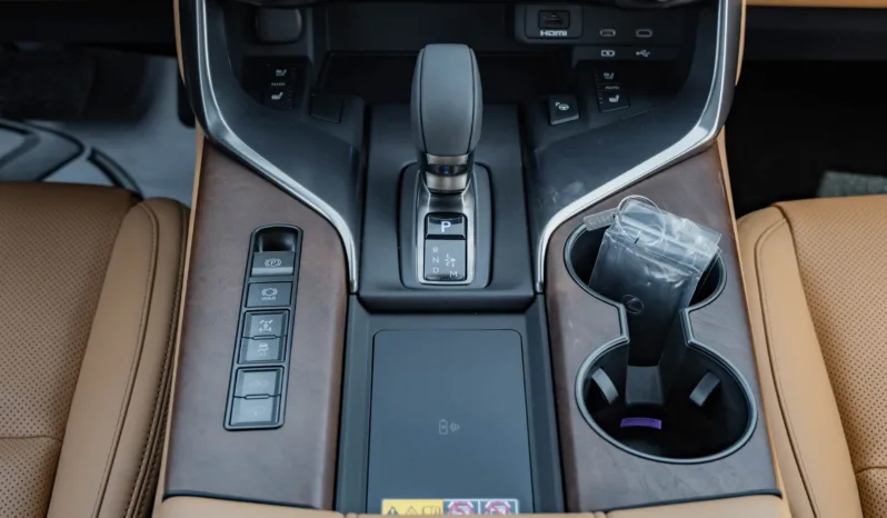 
2026 Lexus LX700h Signature 3.5L AT Hybrid (7seats) full									
