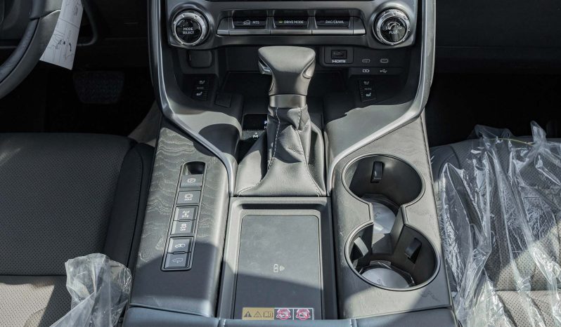 
								2025 Lexus LX600 Over-Trail 3.5L AT Petrol full									