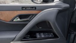 
2025 Lexus LX700h VIP 3.5L AT Hybrid (Black-Black) full									