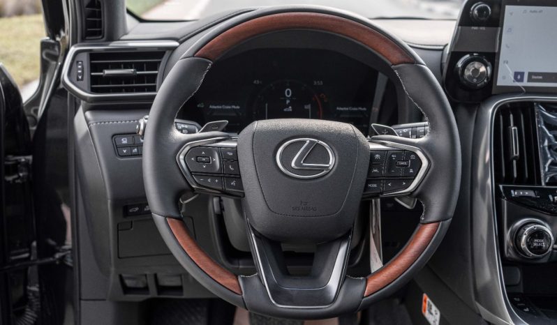 
2025 Lexus LX700h VIP 3.5L AT Hybrid (Black-Black) full									