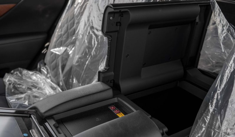 
2025 Lexus LX700h VIP 3.5L AT Hybrid (Black-Black) full									