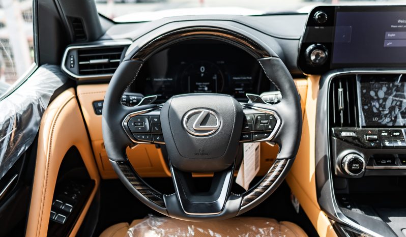 
2026 Lexus LX700h Signature 3.5L AT Hybrid (White-Tan) 7 Seats full									