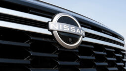 
2026 Nissan Patrol SE Platinum 3.8L AT Petrol Silver-Tan Blackroof full									