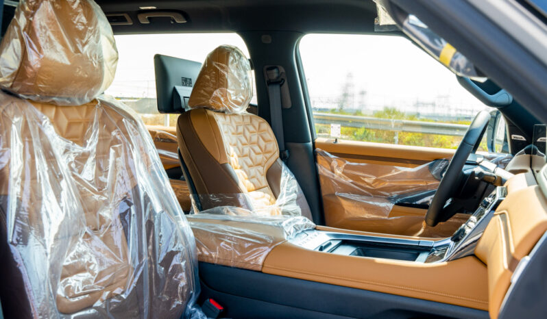 
2026 Nissan Patrol SE Platinum 3.8L AT Petrol Silver-Tan Blackroof full									