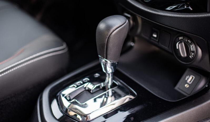 
2025 Nissan Navara Pro-4X 2.5L AT Diesel (Drak Gray) full									