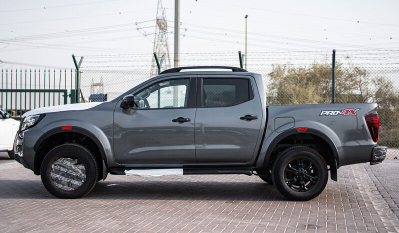 
2025 Nissan Navara Pro-4X 2.5L AT Diesel (Drak Gray) full									