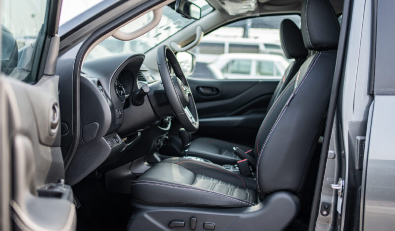 
2025 Nissan Navara Pro-4X 2.5L AT Diesel (Drak Gray) full									
