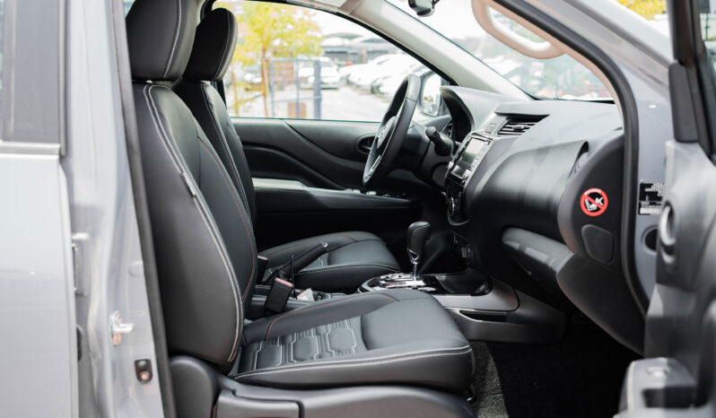 
								2025 Nissan Navara Pro-4X 2.5L AT Diesel (Gray) full									