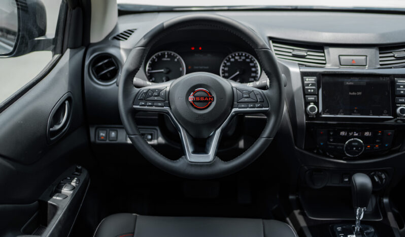 
								2025 Nissan Navara Pro-4X 2.5L AT Diesel (Gray) full									