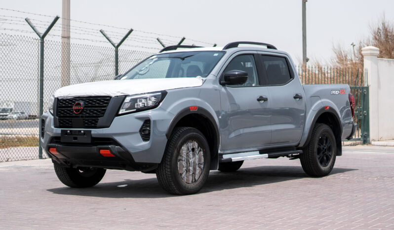 
								2025 Nissan Navara Pro-4X 2.5L AT Diesel (Gray) full									