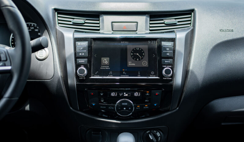 
								2025 Nissan Navara Pro-4X 2.5L AT Diesel (Gray) full									