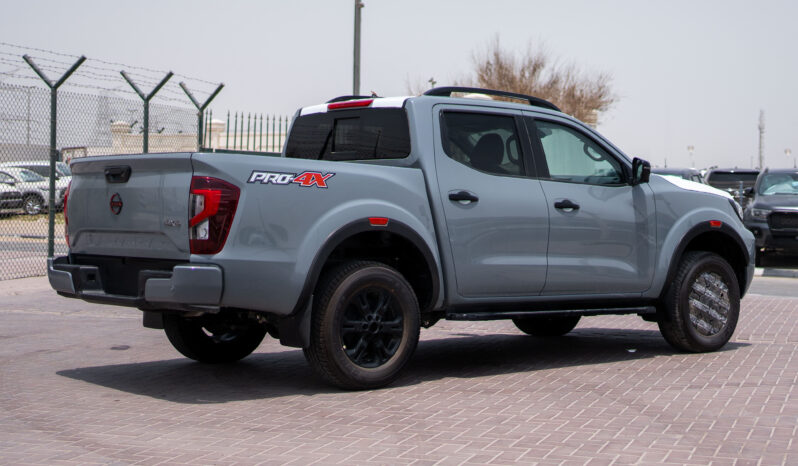 
								2025 Nissan Navara Pro-4X 2.5L AT Diesel (Gray) full									