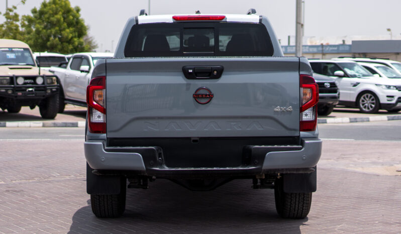 
								2025 Nissan Navara Pro-4X 2.5L AT Diesel (Gray) full									