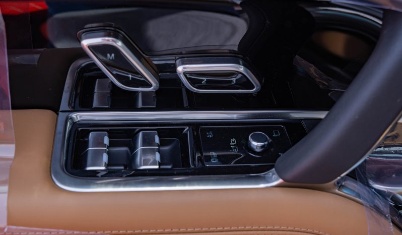 
2025 Land Rover Range Rover P400 Autobiography full									