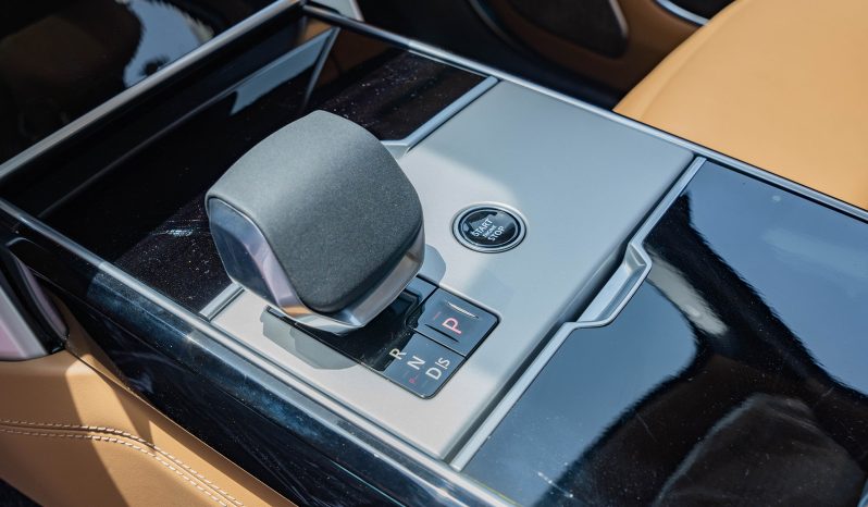 
2025 Land Rover Range Rover P400 Autobiography full									