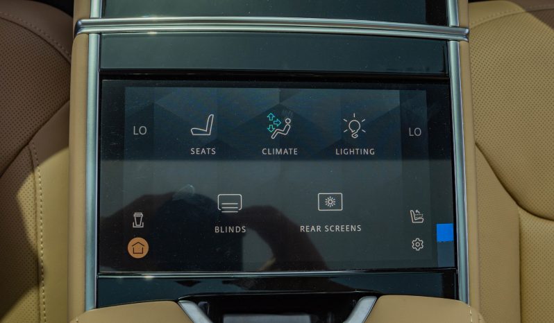 
2025 Land Rover Range Rover P400 Autobiography full									