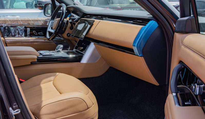 
2025 Land Rover Range Rover P400 Autobiography full									