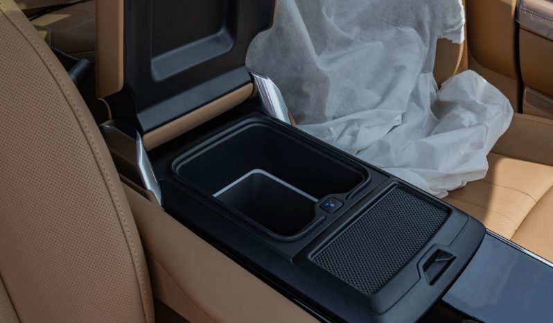 
2025 Land Rover Range Rover P400 Autobiography full									