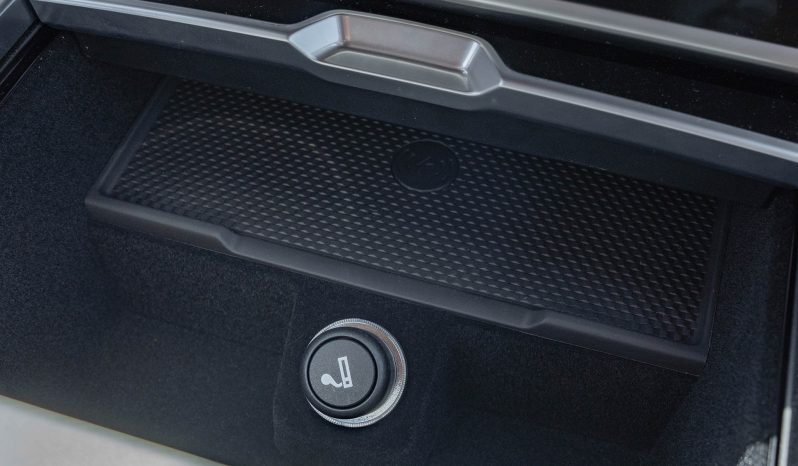 
2025 Land Rover Range Rover P400 Autobiography full									