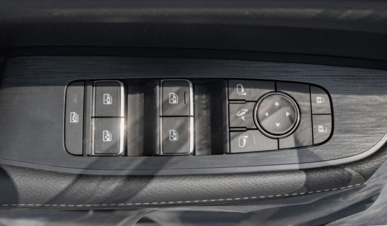 
2026 Nissan Patrol XE 3.8L AT Petrol (White) full									